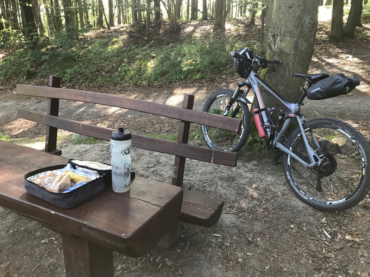 GeoGebweiler's tweet photo. Der frühe Vogel fängt den Frankenstein 🚴🏻‍♂️😎😁
#EscapeFromTheHeat #BurgFrankenstein https://t.co/7lBJnDJeBj