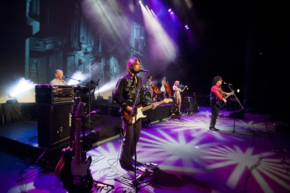 AndyJohnson51's tweet photo. @ELOEXPERIENCE You were all amazing last night. Faultless performance, perfect sound, mix and levels. Top night out. Thank you all very much!
#HighlyRecommended #ELOExperience @oozieowl @pheej99 @RoyalDerngate #ELO https://t.co/dpwJ3V9DYs