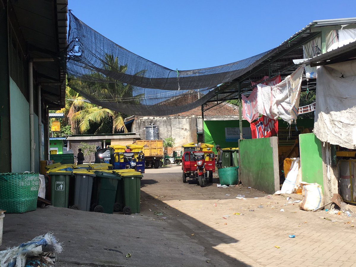 AdtRml's tweet photo. Excellent work being done by the team at @SYSTEMIQ_Ltd in Banyuwangi. Thank you for showing us around and we look forward to cooperating in the future:) @ISWA_org @SigveAndera #CLOCC @AvfallNorge https://t.co/uJUKErAIol