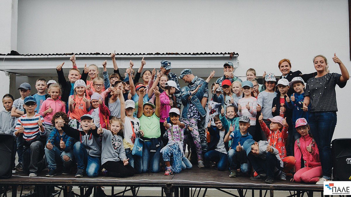 muzeypobedy's tweet image. Акцию #Фронтоваясобака провели в военно-историческом отделе Костромского музея-заповедника!  Детям из школы №7 рассказали о деятельности собак в годы #ВОВ, а сотрудники спецподразделения «Гром» и центра кинологической службы провели показательные выступления. #ТерриторияПобеды