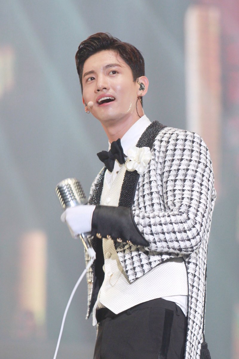 TheStandardPOP's tweet photo. POP NEWS: รวมภาพความประทับใจจากคอนเสิร์ต TVXQ! CONCERT -CIRCLE- #with IN BANGKOK รอบ Encore คอนเสิร์ตปิดฉากทัวร์ไตเติล CIRCLE ในประเทศไทย 
ภาพ: 4NOLOGUE #TVXQ! #Cassiopeia #TVXQCIRCLEINBKK #TVXQCIRCLEWITHinBKK #TheStandardPop https://t.co/hzCQRYRJW3