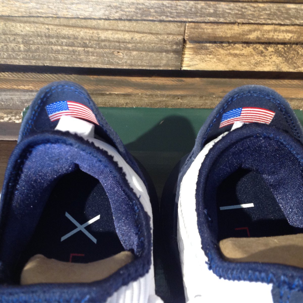 stepbystep022's tweet image. LEBRON 16 LOW NEWカラー
7月2日(火)発売です‼️

26.0〜29.0,30.0センチ
¥17,000+税
通販は下記のURLからお進み下さい
okinawa-stepbystep.com/SHOP/172917/13…

メーカー発売日は7月1日ですが、臨時休業のため2日(火)の発売とさせていただきます。
#sbs1984 #stepbyste🏀 #okinawa #basketball #nike #lebron16low