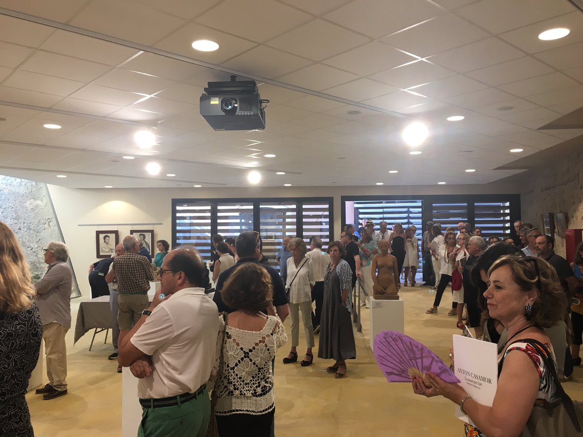 jxCalongeiStA's tweet photo. Inauguració de 3 exposicions: 📍 Castell de Calonge
1️⃣ Anton Casamor - La Passió per l’Art
2️⃣ Natalio Bayo - Pintura i Gravats
3️⃣ Club Motor Clàssic Calonge - Calonge i Sant Antoni Desaparegut
#calongeisantantoni #calonge #castelldecalonge https://t.co/4Y11iEd753