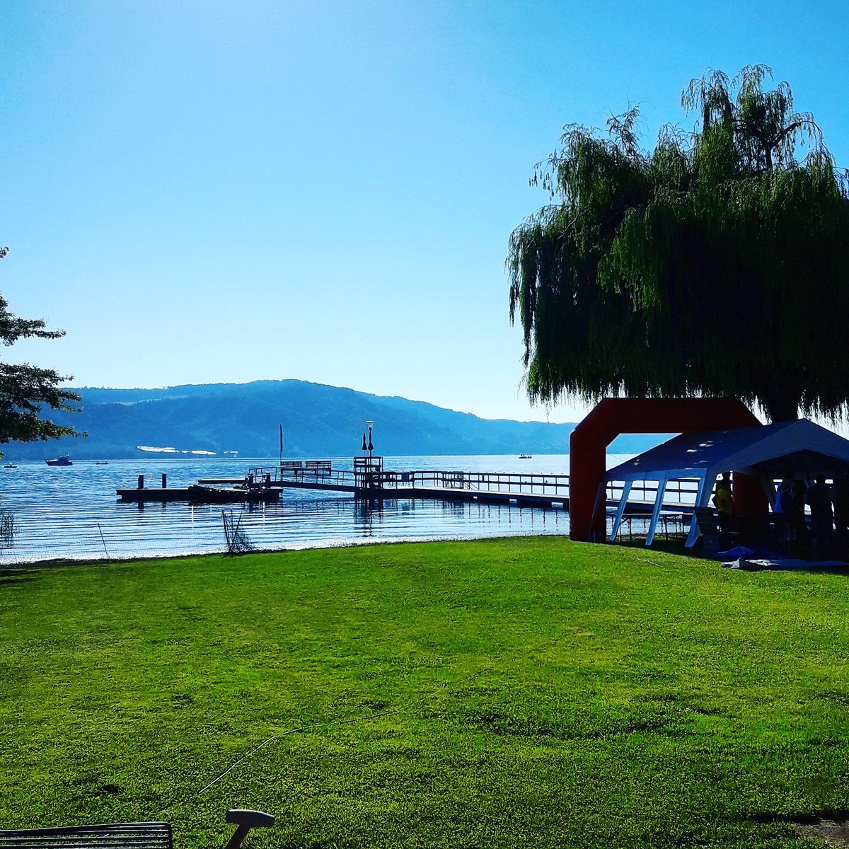 DLRG_BoLu's tweet photo. Wir wünschen euch wunderschönen guten Morgen. Heute findet unser Seeschwimmen von Ludwigshafen nach Bodman statt. Die Wassertemperatur beträgt 22 Grad, somit herrscht keine Neoprenpflicht. 
Wir freuen uns auf viele Schwimmer. https://t.co/lWkuo1X8SC