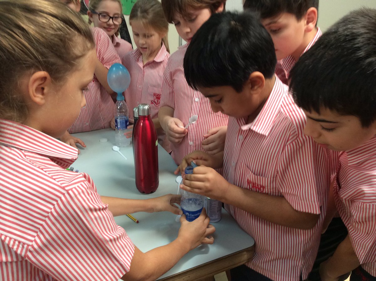 DESSyear5's tweet photo. Science in action @DESSDubai 
Year 5 Orange investigating the mixing of bicarbonate of soda and vinegar #WeLoveScience #practicalexperiments #observereactions #dess_yearfive_orange https://t.co/JqzGeBeAPy