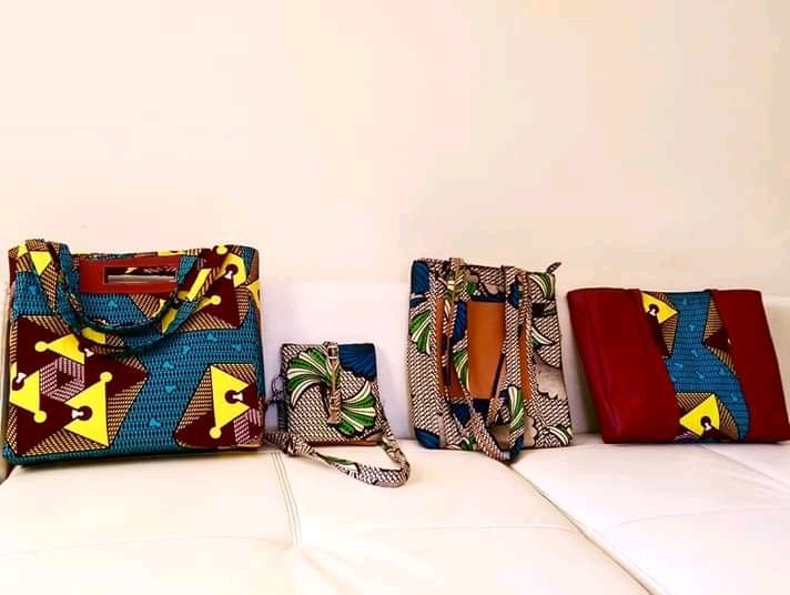 Stylish #African handbags made by the youths of makerere. 
#EmpoweringCreativity in the youth.
Photo credit to #WillyWilliams