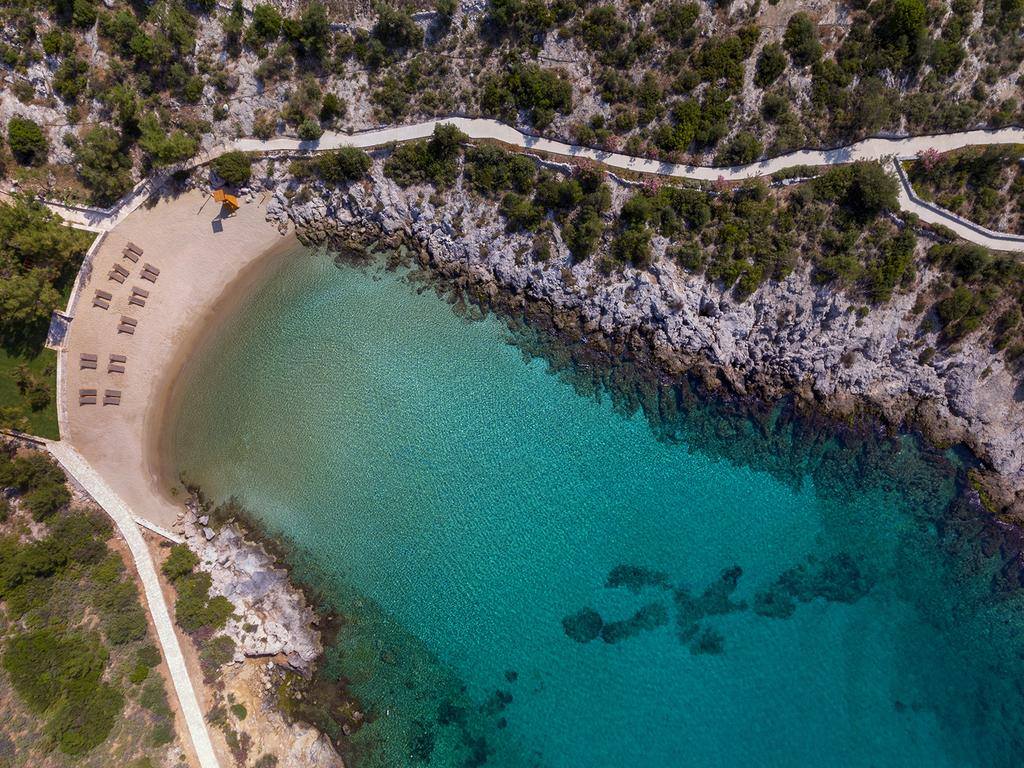 5 ПРИЧИН ЗАБРОНИРОВАТЬ SIX SENSES KAPLANKAYA 5* БОДРУМ, 
- 4 пляжа;
- большой спа- и фитнес-центр (10 000 кв.м.);
- шаттл катер до Gündoğan; 
- идеальное место для семейного отдыха; 
- безупречный наземный сервис от Mai Excellent Concierge Service