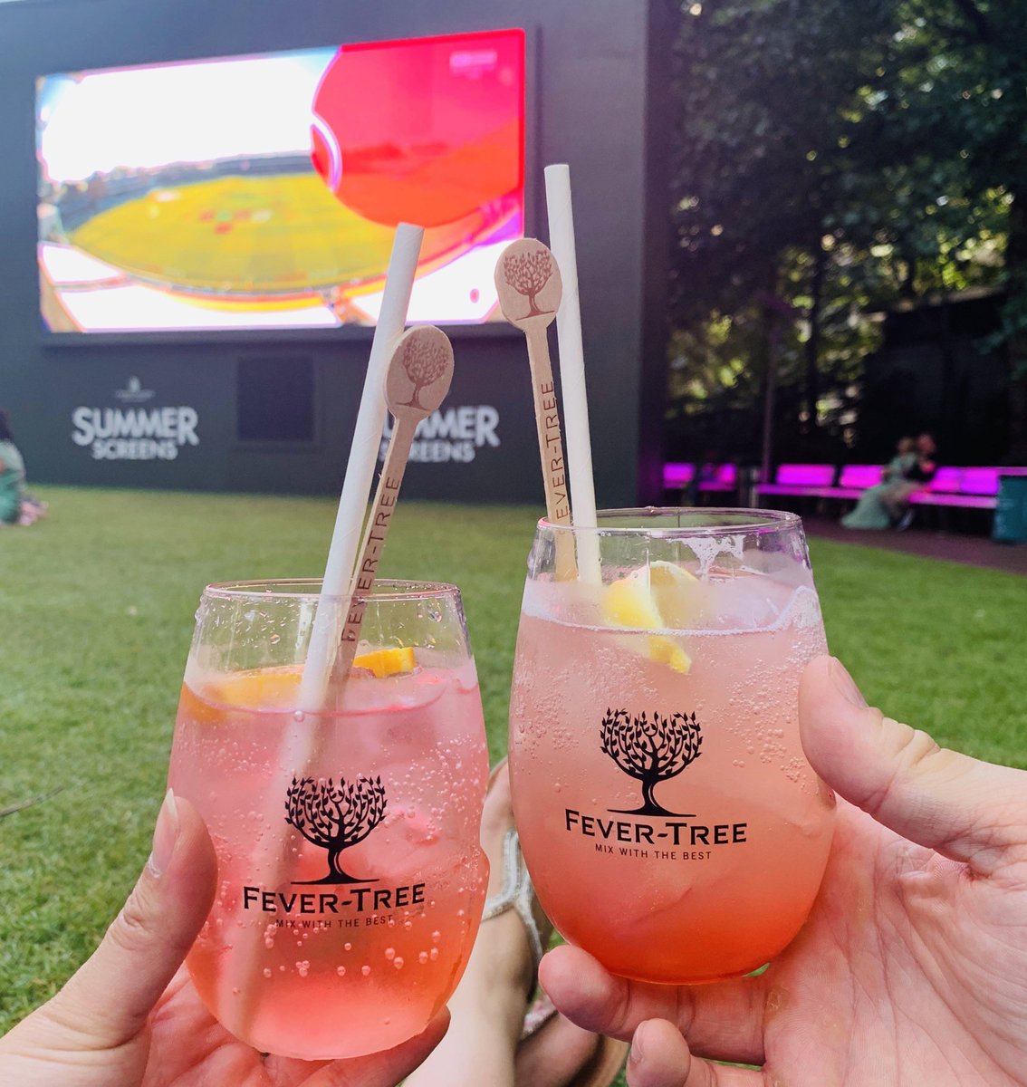 Last night starting the perfect evening at the summer screens @yourcanarywharf with a delicious Gin and <a href="/FeverTreeMixers/">Fever-Tree Mixers</a> <a href="/Grandstand_Bar/">The Grandstand Bar</a>. #summer #weekendvibes