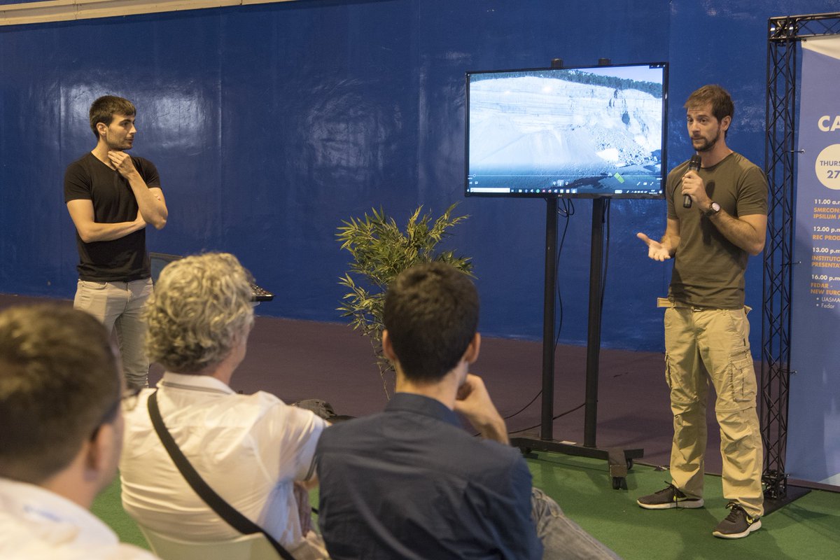 ExpoDronicaMAD's tweet photo. ¡Recordamos algunos momentos de #Expodronica2019 en el #Campfire! Los #drones y sus aplicaciones presentados sobre el espacio expositivo de @feriademadrid https://t.co/BVDawIb9C1