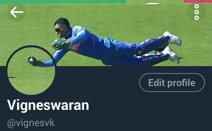 vignesvk's tweet photo. #PerfectCatch #Dhoni #CWC19 https://t.co/OjEg3pvISz