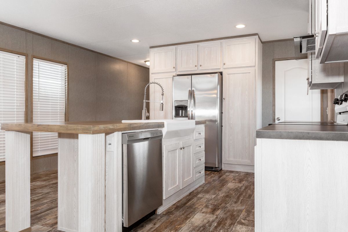 MHDirect4Less's tweet image. Have you tried searching for the perfect home? With the 3 bed 2 bath Resolution, you can consider your search over! This amazing single wide home has all the features and space you need, starting at $42,299: ht.ly/ItXz30p2ezD