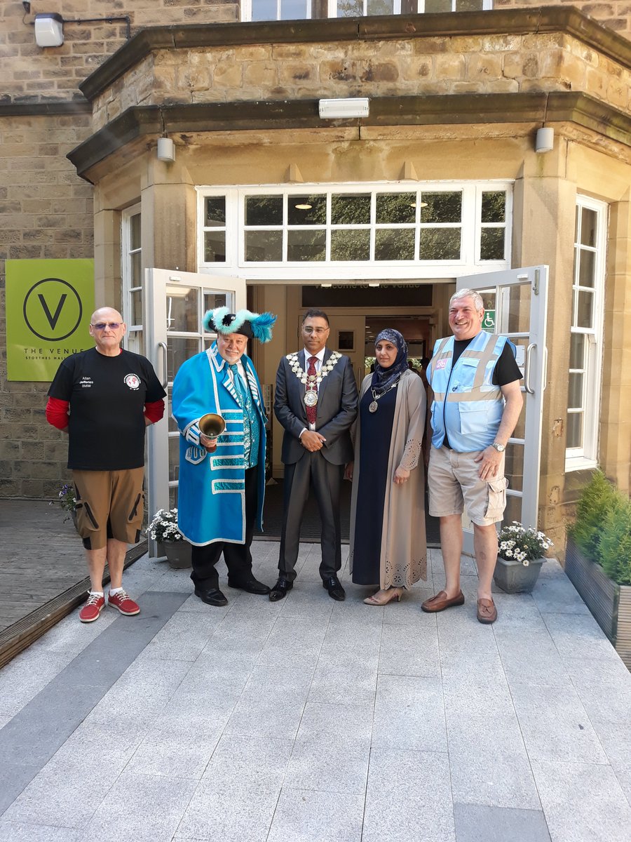 KirkleesMayor's tweet photo. Attended the #police #international #association is an #Independent body made up of members of the police service whether on active duty or retired and without #differnce as to #rank #gender #race #LANGUAGE or #religion to create #bonds of #FriendshipGoals across all groups https://t.co/620ZIFt5NR