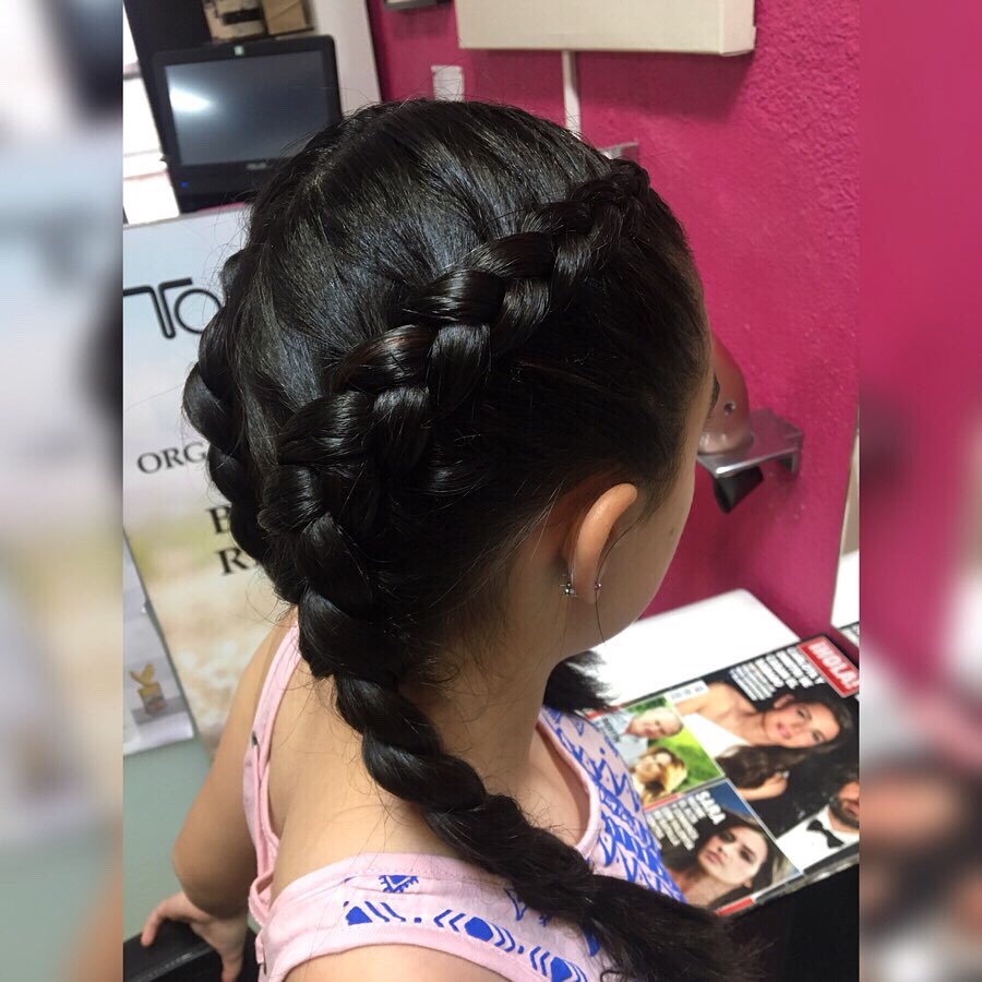 Peluqria DOS STYLOS tweet media