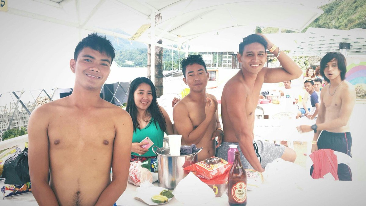 kynntte's tweet photo. Maong mahadlok sila manguyab nko. Di lng bae ang protective labaw na ning mga amawa ni (wa pjd ni katunga sa attendance. #guyfriends
#teamwalwal https://t.co/4ahEiGcLuz