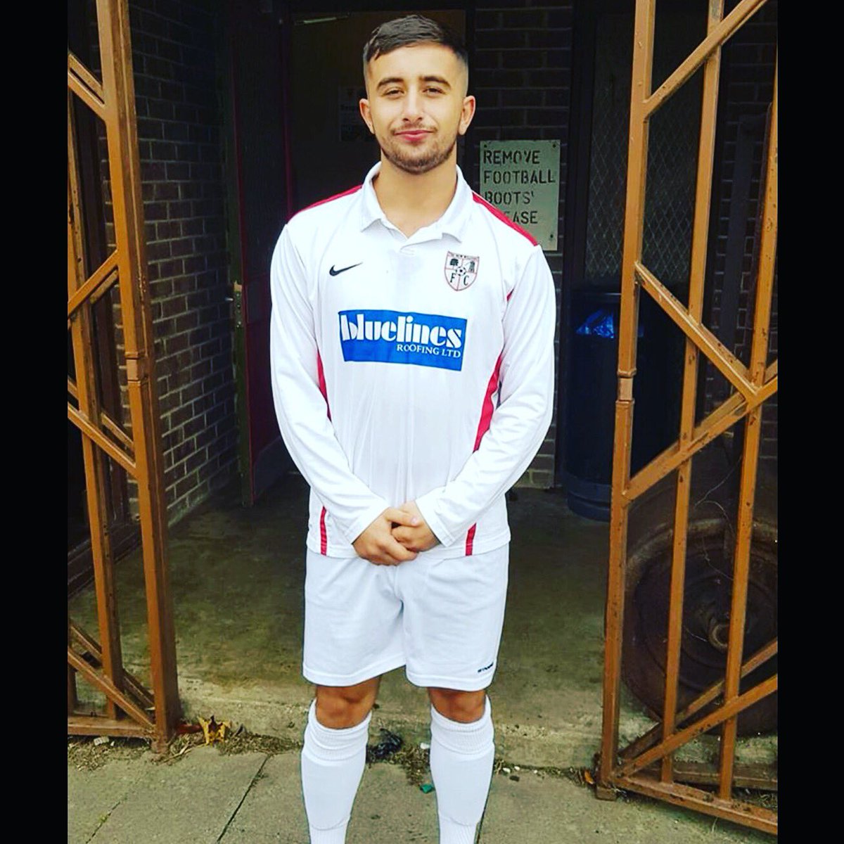 ChimneysFC1's tweet photo. ❗️Breaking News❗️Labrada Domini Signs For Chimneys, @labradadomini is a very experienced striker who can play all round the field, we are extremely happy to have him on board!!  

ACAW UTC https://t.co/gHq8McXt0X