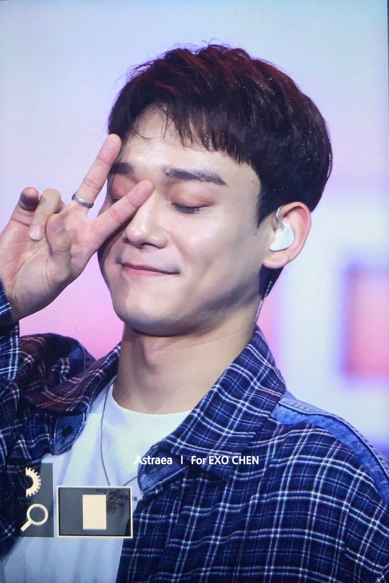 nel1485's tweet photo. KimJongChen!😍 Senyummu manis bgt!!😍💕💕
#CHENstation
#첸스테이션
#CHEN_TheStationConcert
@weareoneEXO https://t.co/GwfE730UCe