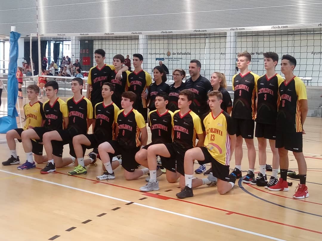 CNSvolei's tweet photo. Cadet Masculí 5é
Infantil Masculí 6é
Cadet Femení 2on
Infantil Femení 1er
Enhorabona als nostres nois que han fet un gran paper al #CESAVB19 i també a les sels. femenines que han obtingut un Campionat i un subcampionat!
@VoleiCatala #somvolei #somCNSvolei #somCNSabadell #adnClub https://t.co/vqEGYCWwki