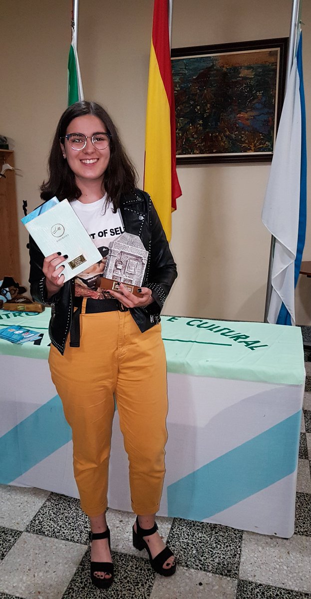 EndliesP's tweet photo. Andrea Sanjurjo volveuno facer!!! Acaba de gañar o primeiro premio do VI Certame de Poesía Asociación Cultural Albariza de Artes e non é a primeira vez. Que orgullo de alumna!!! https://t.co/NgIa7GjMbG