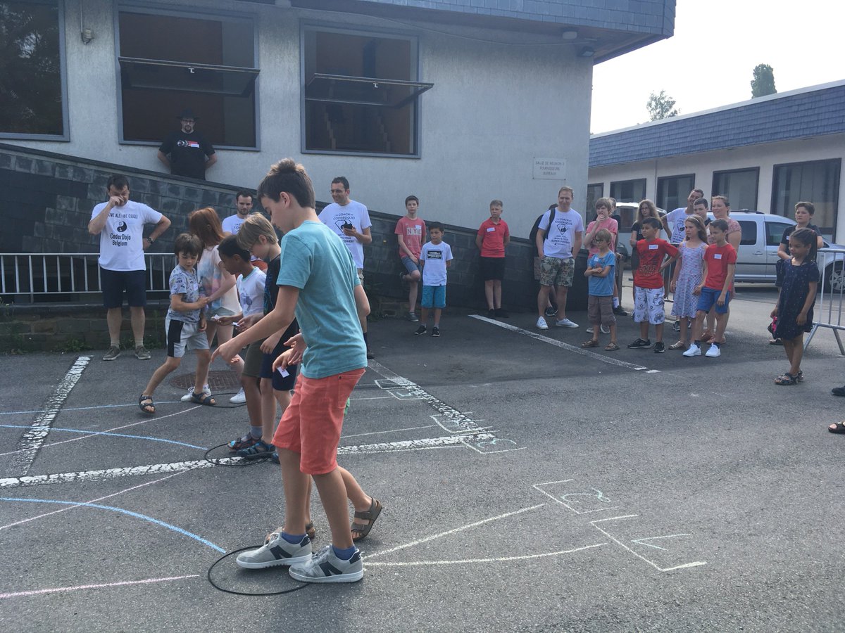 CoderDojoBe's tweet image. Super programme pour la 2ème édition du Dojo Gembloux ce matin : Activité déconnectée, Robot CodeyRocky et Scratch Flappy Bird 💻💯🤖 un Max de Fun ! #CodingisCool #WallCode