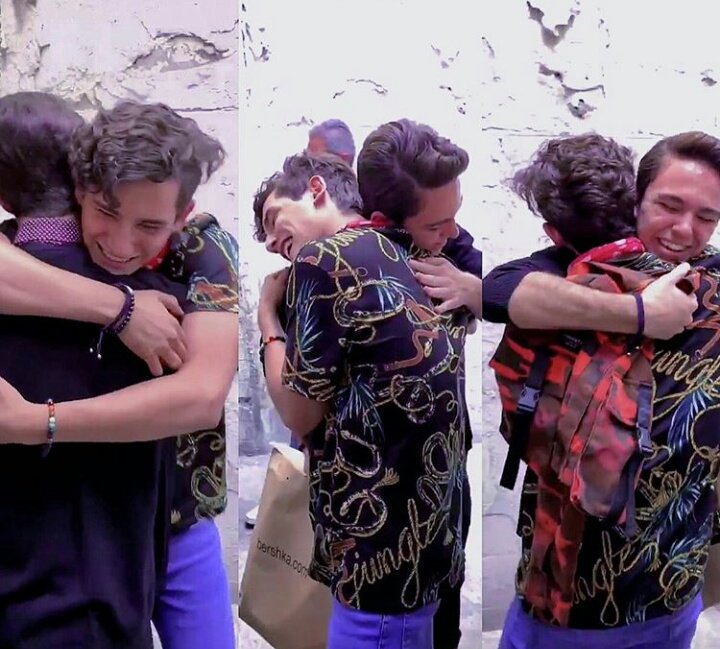 rosesgress's tweet photo. Al parecer el día del cumpleaños de Joaco se grabó la escena del besito https://t.co/zTPUXnfkiJ