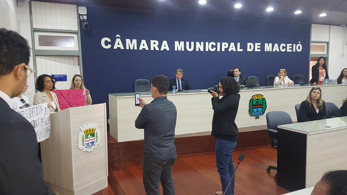 sindjornal's tweet photo. Sindjornal foi à câmara municipal de Maceió e conquistou apoio de vereadores na luta pela valorização dos jornalistas. Greve está forte e estamos há #6diassemelas sem notícias até que empresas desistam de reduzir piso salarial.

#reduçãosalarialnão https://t.co/cqCy7KAO2f