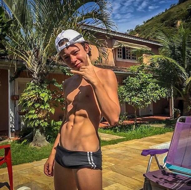 Boy bikini. ABS speedo. Ada x Leon by speedo. תג #mycalveshurt בטוויטר (@flywithchad) — twitterакпеыол