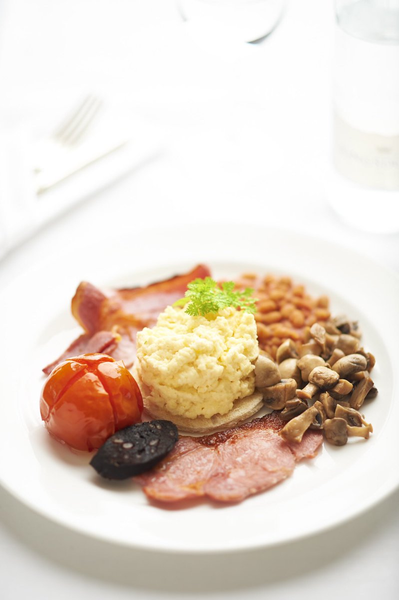 DurrantsHotel's tweet photo. Leisurely Sunday breakfasting is the way to start today: served in our Restaurant until 11.30am. Or perhaps Room Service is more your cup of English Breakfast Tea?  #Durrantshotel #fullenglishbreakfast #englishbreakfasttea #eggsbenedict #boiledeggandsoldiers #londonsunday https://t.co/2WT6A8RYPH