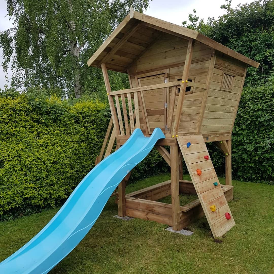MrFlatpackIE's tweet photo. Another day another assembly. Playhouse season is in full force. This is another beauty from Dino Dens. Check their website out for all options (https://t.co/VzQnqmhvAz)
☘
☘
☘
#playhouse #kids #children #kidsplayhouse #fun #kidsfun #kidszone #garden #SundayFunday https://t.co/r4dapOapCc