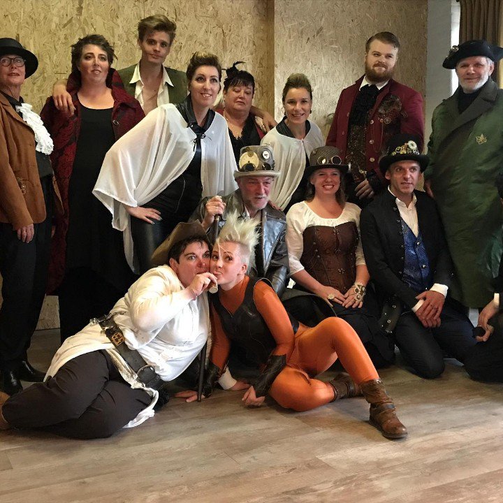 DeStuiterNL's tweet image. Wij hebben genoten van 6 avonden spelen voor een enthousiast publiek. HARTelijk bedankt voor het bezoeken van onze voorstellingen #DeStorm  van #Shakespeare. Blijf ons volgen  om op de hoogte te blijven van alle nieuwtjes van De Stuiter! Tot de volgende voorstelling in 2020!