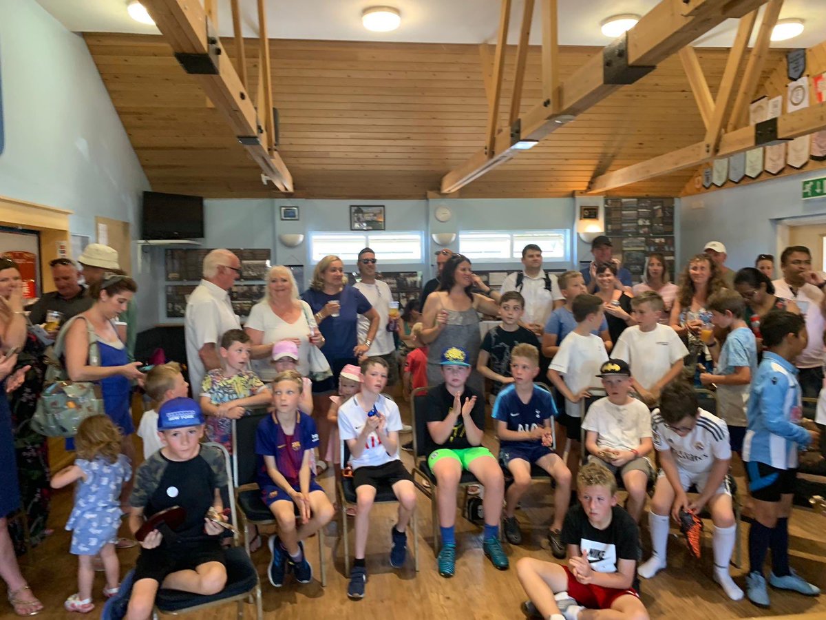 SpringfieldF's tweet image. Thanks very much for all your help yesterday at the YOURH PRESENTATIONS. a fabulous day and great occasion for the Club. There were a few absolute stars who worked tirelessly throughout the day and into the evening, thank you, you know who you are. Here are a presentation pics
