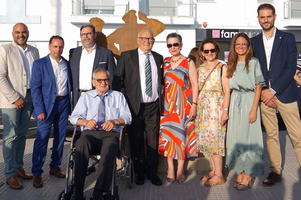 arte_laescalera's tweet photo. Ayer fue un día que quedò marcado en la memoria de nuestra querida ciudad. Homenaje y solemne conmemoración con Fabiola A.Lorente Sorolla a #centenariocuadroAyamontepedcadelatun #AñoSorollaLaEscalera #Ayamonte https://t.co/OHQ351xTDS