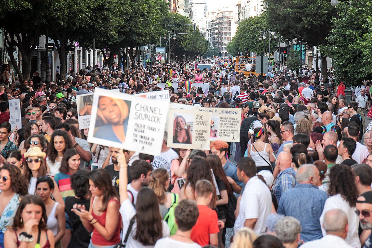 levante_emv's tweet photo. 🌈 Un Orgullo conmemorativo y contra el retroceso en derechos https://t.co/TBqaBkYiEi #OrgulhoLGBT #ORGULLO2019 #OrgulloValencia Por @SandraUrc https://t.co/6B1uWm9no4