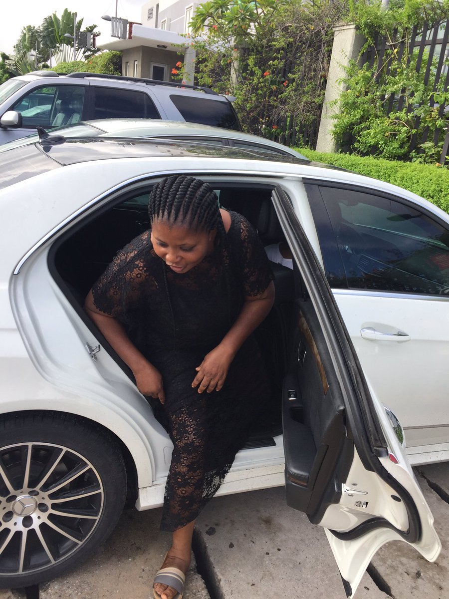Sadeogunwale1's tweet photo. 🤩Thursday 27/06/19 @Official_CeeC came,pick me up with her Mercedes Benz car,drove me around.Took me to Four Point by Sheraton for Spa.I’ve never experience this type of surprise in my life.Emi na ti njeun Omo🤩come and join me sing hallelujah🎶🎵❤️🤗 #TeamCeeC #Ceec #BBNaija https://t.co/2qEqcUuWKP