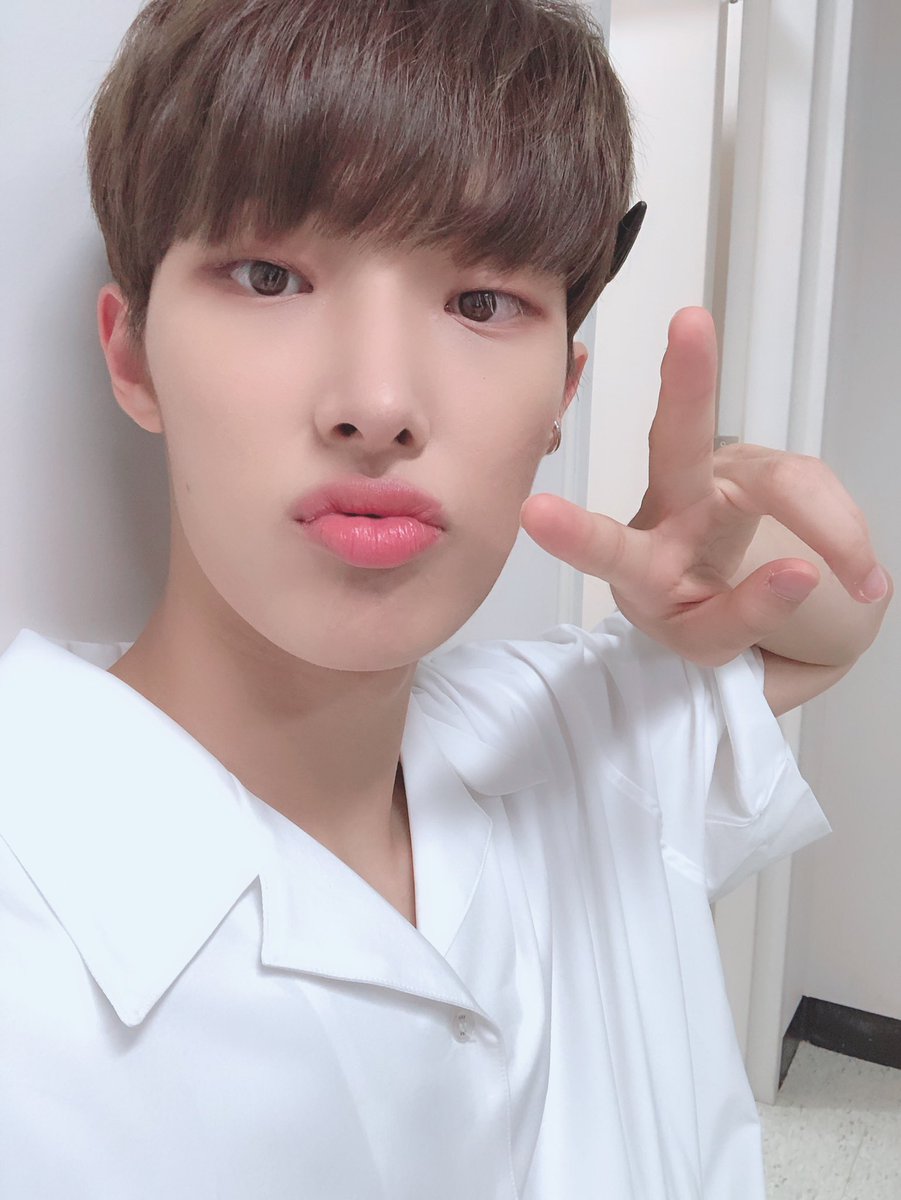 ATEEZofficial's tweet photo. [#민기] 에이티니 난 맛있는거 먹는뎅 ㅎㅎ 밥 먹었어여?? 좀 이따 봐요❤️
#ATEEZ #에이티즈 https://t.co/mhyVIcehQL