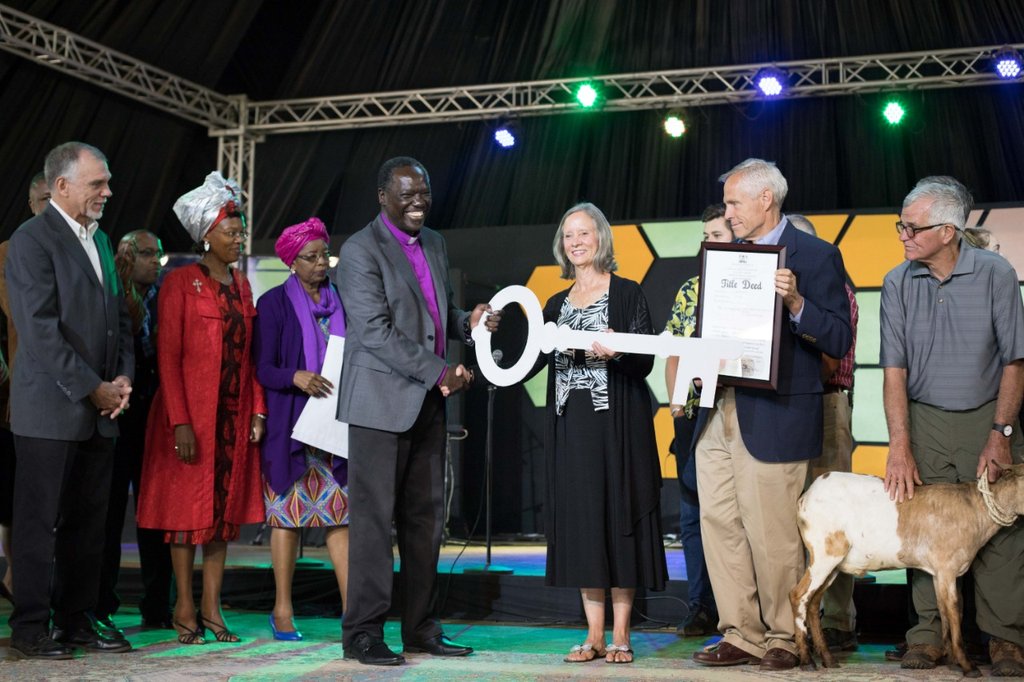 NairobiChapel's tweet photo. The missionary founders of the Logos Academy, Limuru today hand it over to us. A 15 acre property with 200 students and classrooms. We are confident that this will be the transformation center of Kiambu County.
#EducatingForLifeAndEternity
#GrowingDeepToReachWide https://t.co/0l8ctsGmGe