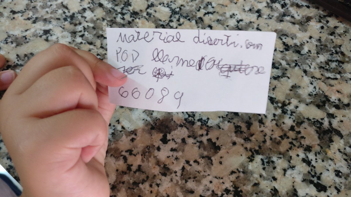 JaviLandero's tweet photo. Se acaba de crear "MaterialDiverti. com POP".
Servicio de envío instantáneo para cualquier artículo y lo mejor de todo... Gratis! Yo ya he pedido un helicóptero, un móvil, papel y lápiz y pescado. Tiembla @JeffBezos #MaterialDiverti #jugandoacrearcosas https://t.co/cyqDPeFYEL