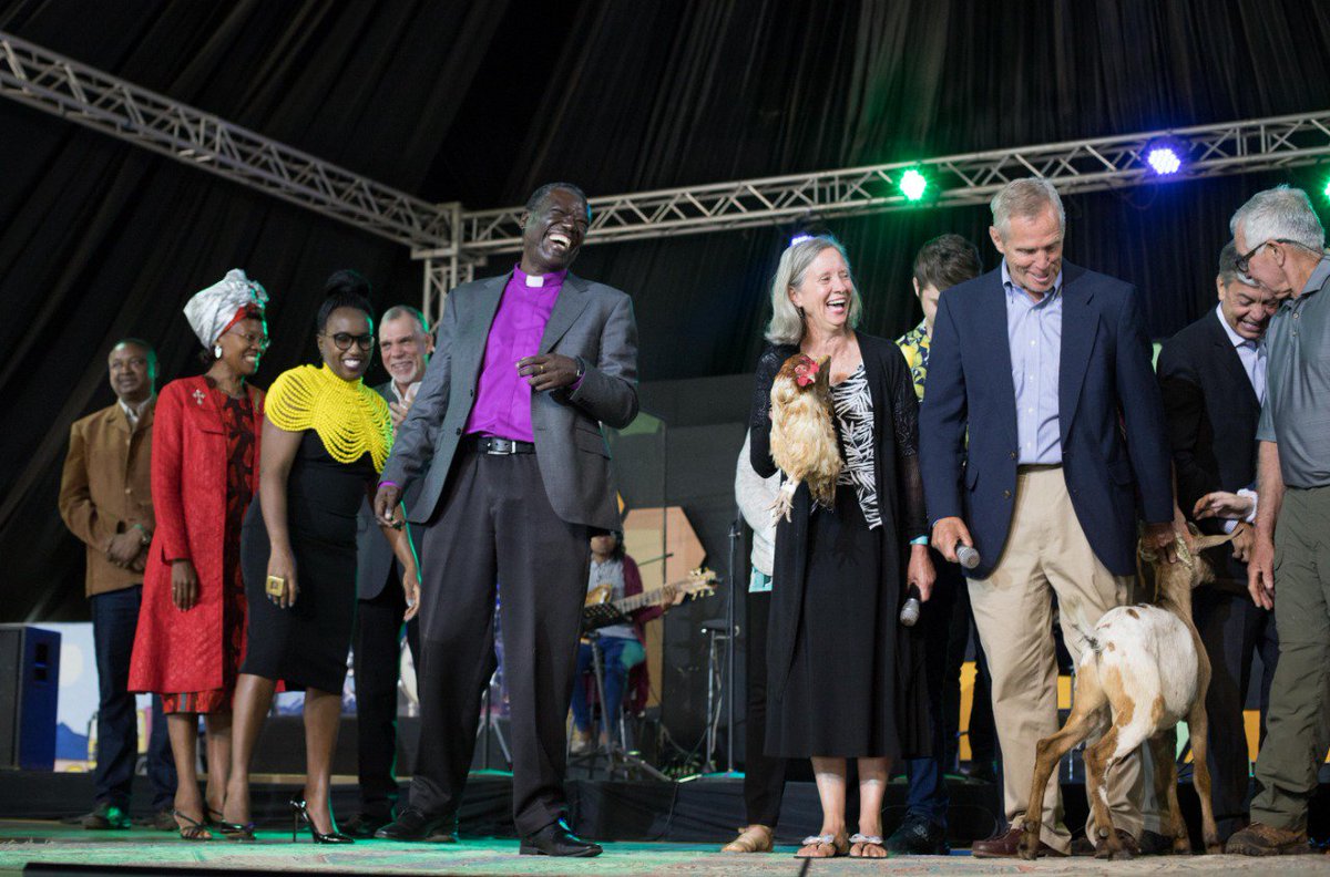 NairobiChapel's tweet photo. Our gifts to Rick & Diane are the best gifts an African can give! Thank you for your hearts of service and your generosity! GOD BLESS YOU!
#EducatingForLifeAndEternity
#GrowingDeepToReachWide https://t.co/yxZeKlNLto