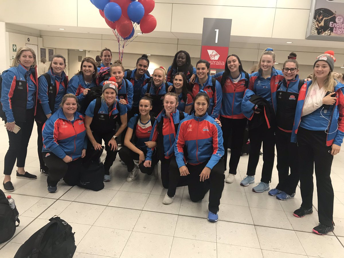 MarciaEllaDunc1's tweet photo. A pleasure to share a flight with these guys. Well done #TAHS https://t.co/sftgQ7Dh6V