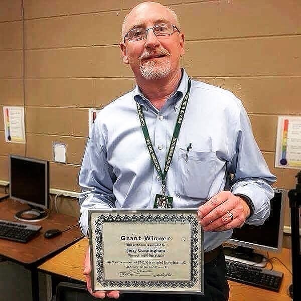 USA federal government grante tweet media