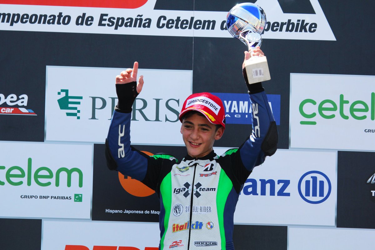IgaxTeam's tweet photo. 🌟 DOBLETE del #IgaXTeam en #PreMoto3 🏍💨
🏆 Fin de semana perfecto para los nuestros en el @CircuitValencia 🔝
P.1⃣ #MarcoMorelli 🥇
P.2⃣ #DavidReal 🥈
#ESBK #RFME #FeelTheBlue 💙 https://t.co/JBM9FgkZKE