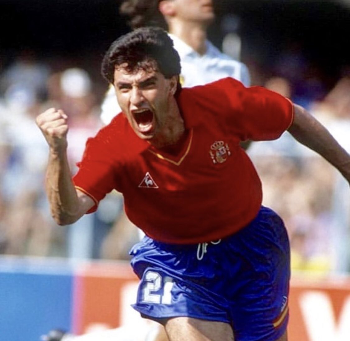 MichelGonzalez's tweet photo. Grítalo, disfrútalo... en la vida casi nada vuelve. Así que no dejes pasar el momento sin apasionarte ni compartirlo 💙💛 Yo lo hago. https://t.co/RN0ILf109B