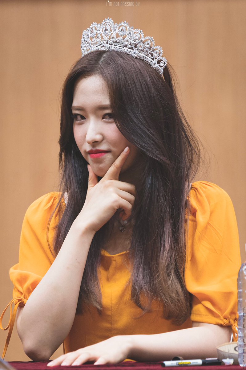 BH_Fortherecord's tweet photo. 190630 TCC센터 Fansign

🍉 🍉 💋

#올리비아혜 #손혜주 #OliviaHye
#이달의소녀 #LOONA @loonatheworld https://t.co/Fdm95jxSlg