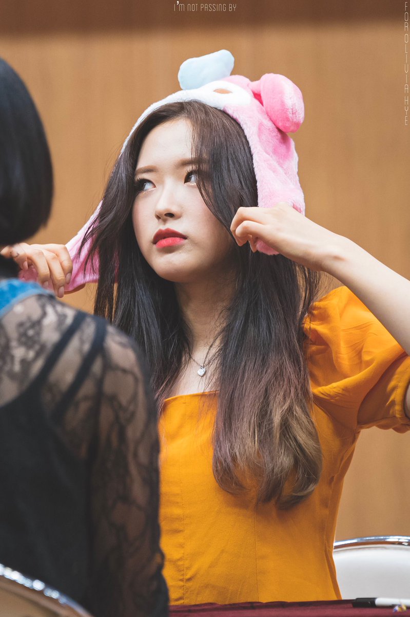BH_Fortherecord's tweet photo. 190630 TCC센터 Fansign

🍉 🍉 💋

#올리비아혜 #손혜주 #OliviaHye
#이달의소녀 #LOONA @loonatheworld https://t.co/Fdm95jxSlg