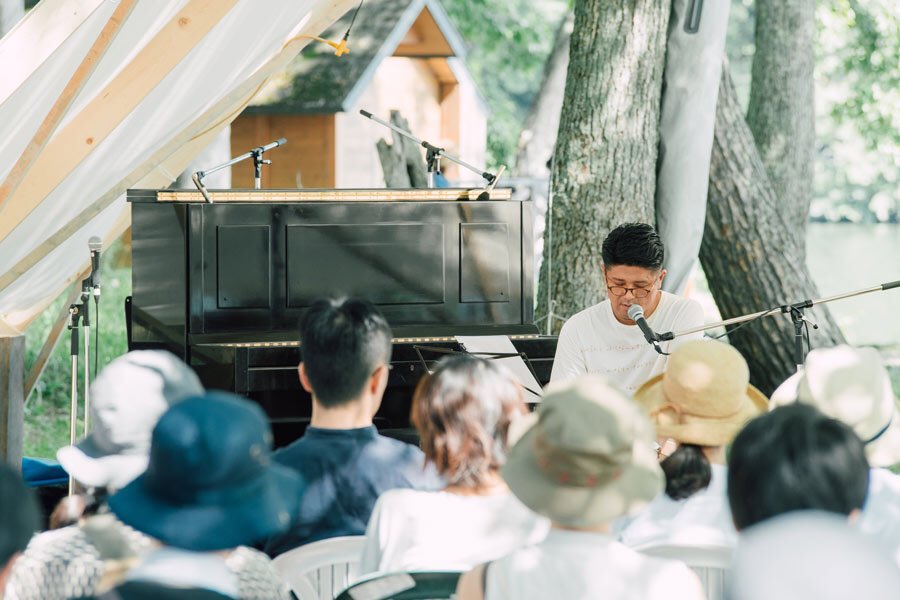alpsbookcamp's tweet photo. ＼ 定員20名増 ／
● 詩と朝ごはん
https://t.co/GJnLXRFG5G
▼日時｜7.21［日］ 8:30-9:30
▼会場｜木崎湖キャンプ場
▼朗読｜ウチダゴウ［してきなしごと］
▼朝食｜神谷いずみ［OCEAN］
▼料金｜1,800円
▼定員｜50名

#詩と朝ごはん #ウチダゴウ #かみやいずみ #alpsbookcamp2019 #alpsbookcamp https://t.co/q4aIsrDEGC