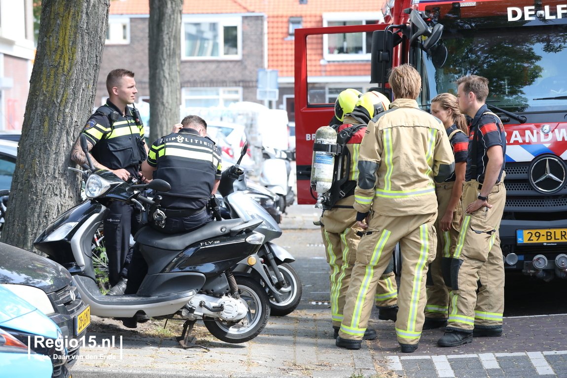 regio15's tweet photo. In een woning aan de #DeColignystraat in #Delft is een ‘drugskeuken’ aangetroffen. LFO, brandweer en recherche zijn ter plaatse. https://t.co/FJVQlax7Qw
