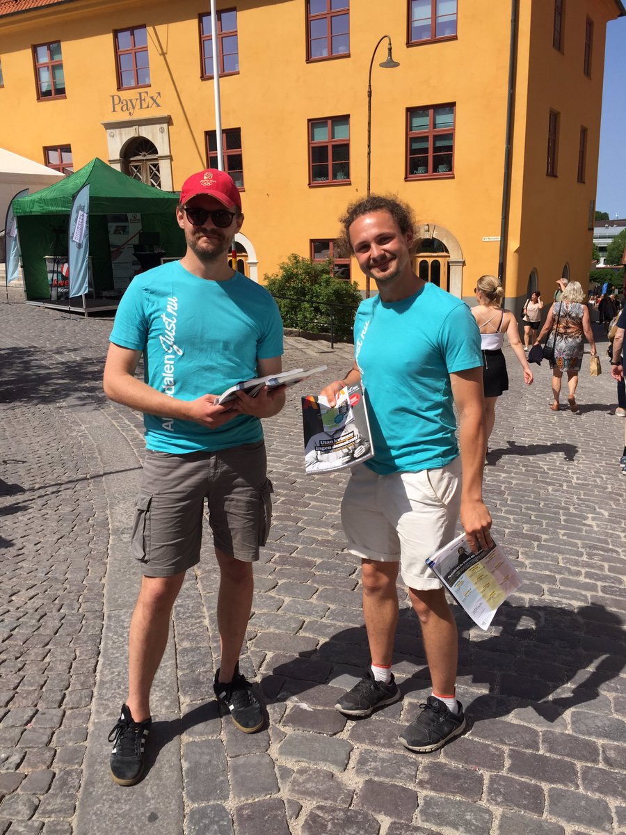 Almedalsveckan är igång! Programtidningen finns att hämta på 58 platser. #almedalen #almedalen2019 #almedalenjustnu #visby #gotland