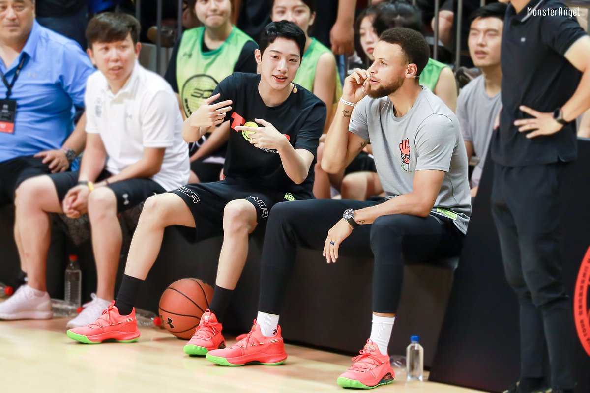 MonsterAngel923's tweet photo. 190629 상하이 스테판커리HD PATY4-Curry&amp;관린 
#라이관린 #Laikuanlin #赖冠霖 #賴冠霖 #StephenCurry #스티븐쿠리 https://t.co/zUwFE2mIo1