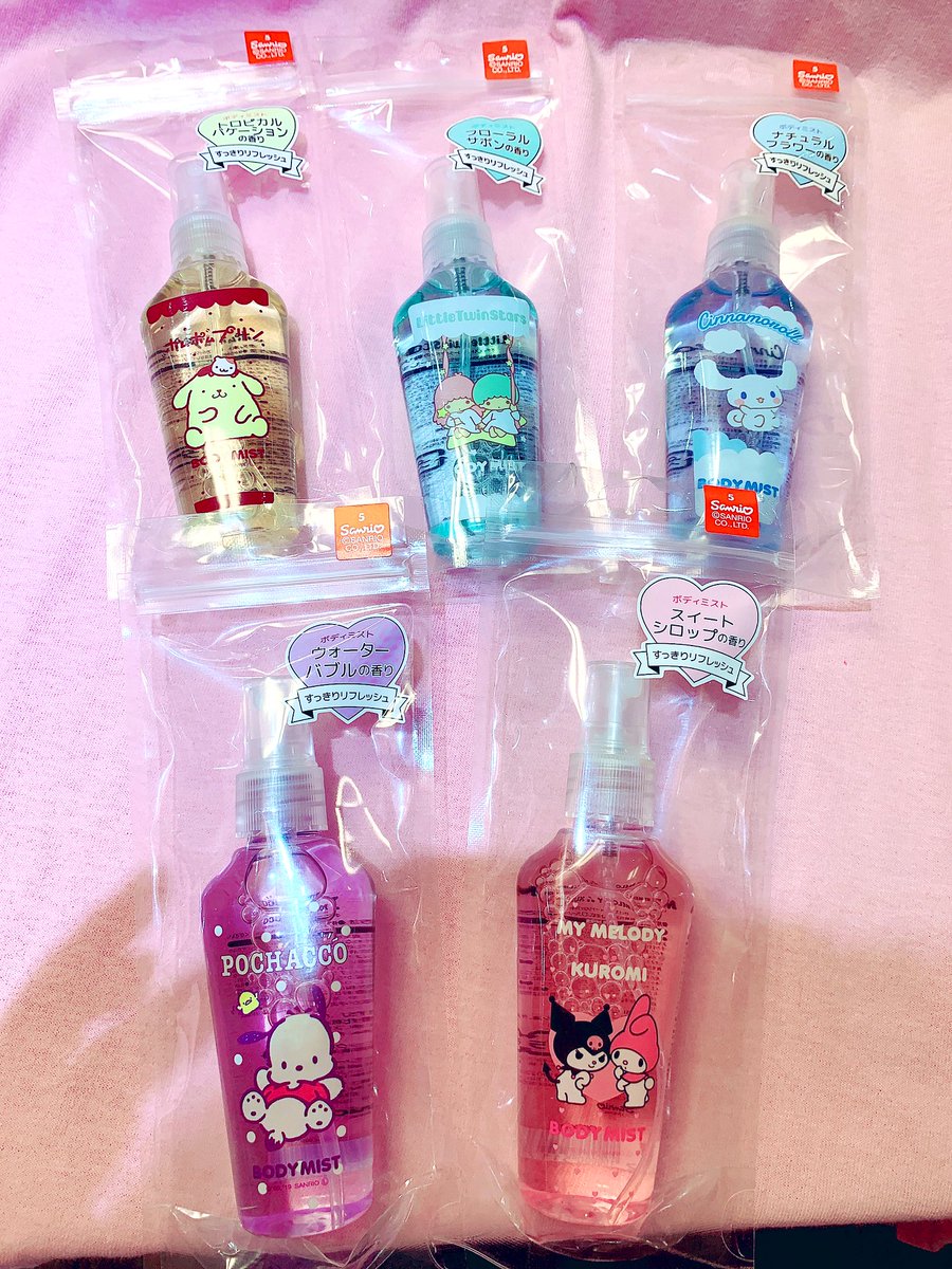 390cosme's tweet photo. ❤️商品紹介❤️

大人気のボディミストをご紹介〜〜🎈☺️

サンリオを集めてみました❣️❣️

匂いもいい匂いです🥺❣️

ポーチや小さめのダイカットポーチと一緒に💛🧡💚💙💜

サンキューマートでしか買えないのでぜひ💪🎊

もちろん全品390円！ https://t.co/HjQbc4xFcT