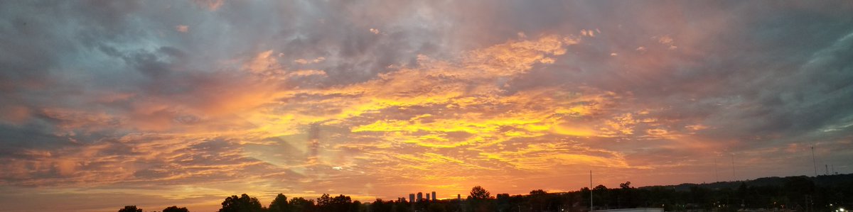 WhitneyATanner's tweet photo. @spann Sunrise from Brookwood Baptist Health Princeton Hospital https://t.co/6lSJqp4Is7