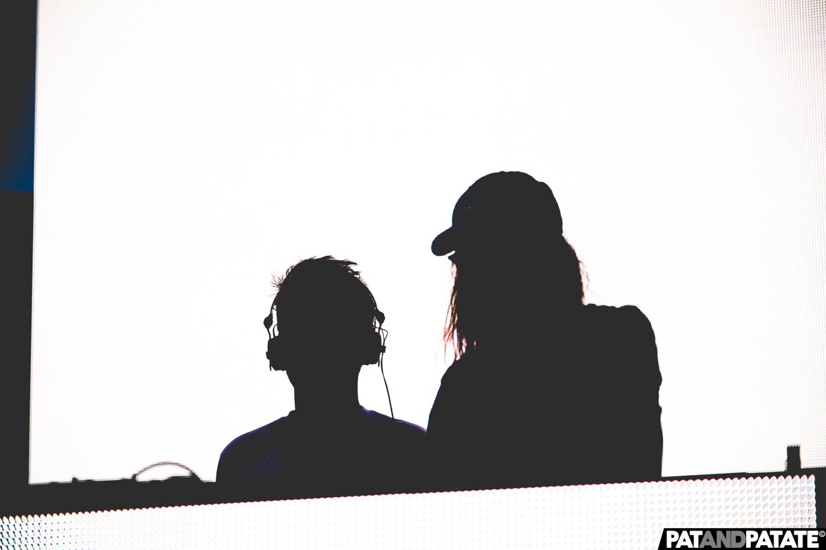 Patandpatate's tweet photo. Grosse teuf aux arènes de la @VilleDeBeziers pour @electroboxfest avec @deborahdeluca / @breakbot / @BookaShade ! https://t.co/0KSguV786q